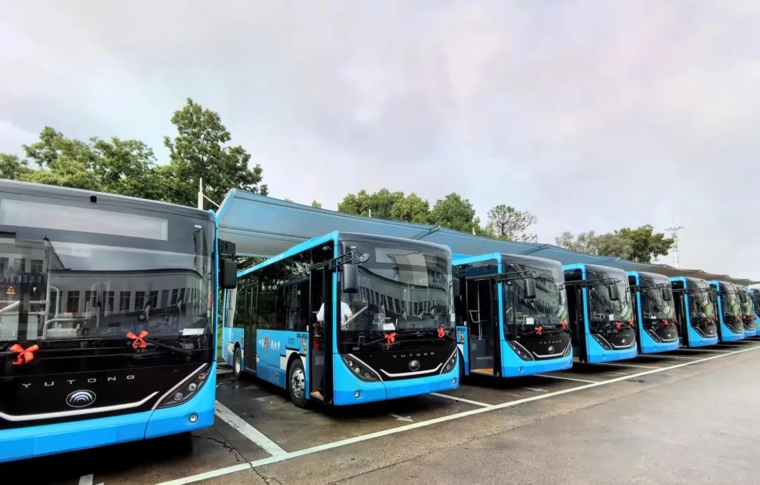 婺源公交：五一大禮包 8輛新純電動公交車正式上線運營啦！