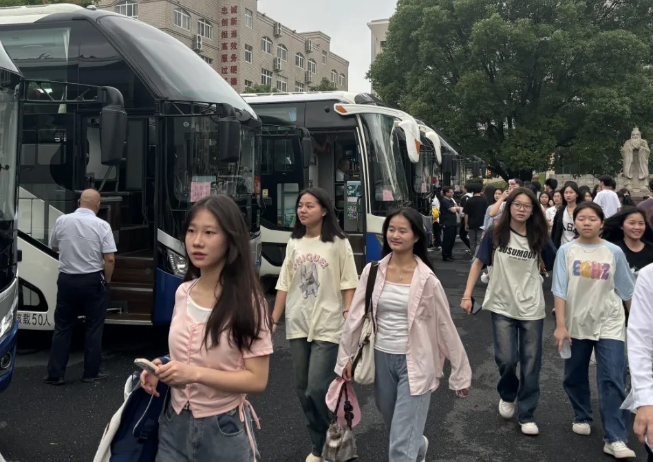 ?吉安公司:融合發(fā)展促業(yè)務 研學出行包車忙