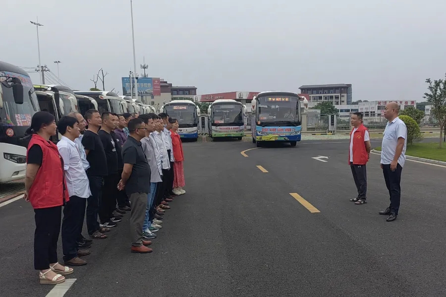 ??吉安長運：順利完成安?？h事業(yè)編考試運輸保障任務(wù)