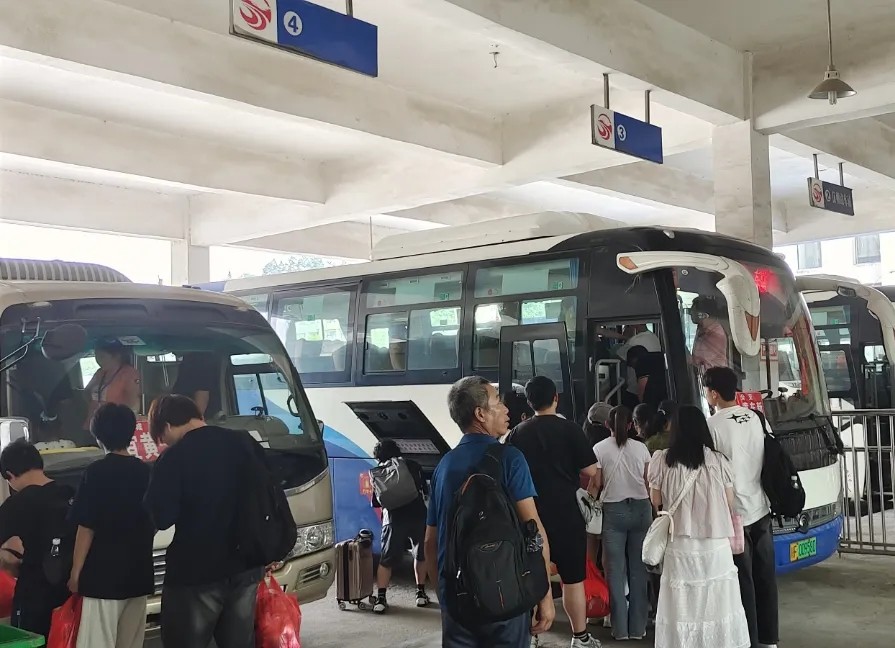 生產經營 || ??撫州長運：宜黃分公司積極應對節(jié)后返程客流高峰