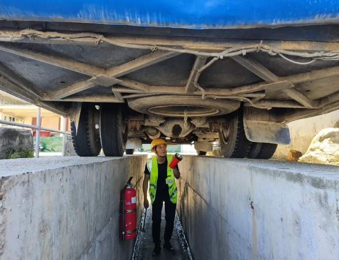 戰(zhàn)酷暑 || 勞動(dòng)者之歌“火熱開(kāi)唱”