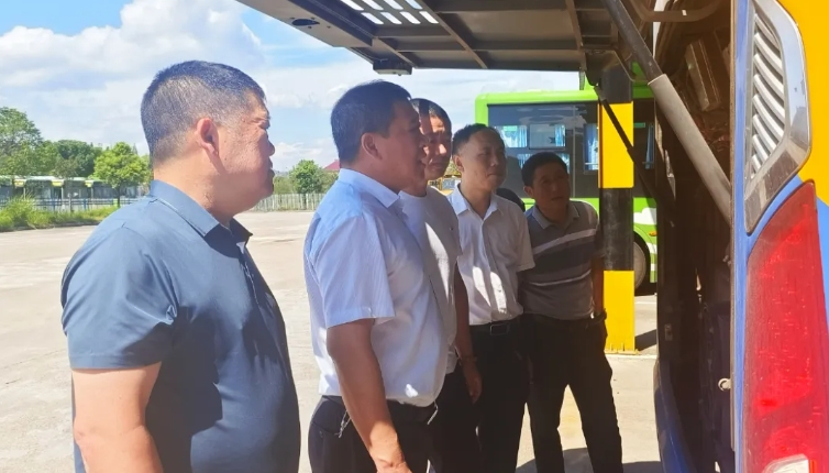 鷹潭長(zhǎng)運(yùn)：開(kāi)展高溫天氣安全專項(xiàng)檢查