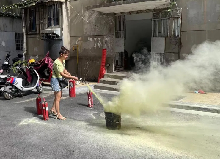 長(zhǎng)鴻物業(yè):開(kāi)展消防演練活動(dòng)