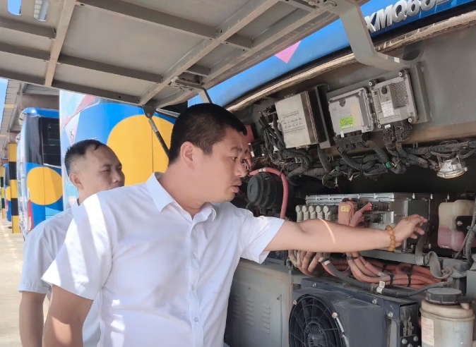 鷹潭長(zhǎng)運(yùn):開(kāi)展車(chē)輛安全隱患排查及線路勘察工作