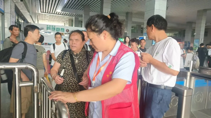 上饒汽運(yùn)：這個(gè)中秋 這對(duì)夫妻很開(kāi)心