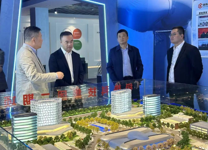 劉磊、占梁一行赴江西極熱科技公司參觀交流