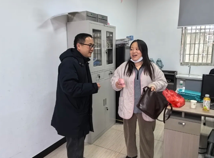 上饒汽運：駕駛員拾金不昧 歸還萬元現(xiàn)金