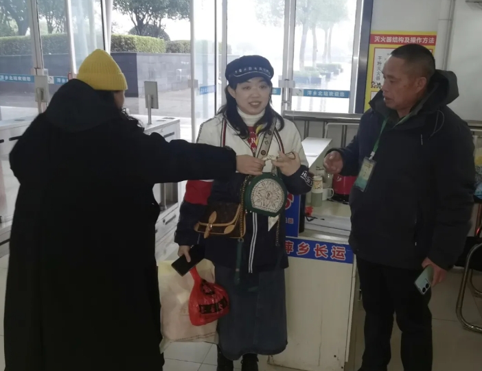 萍鄉(xiāng)長運?：旅客遺失貴重物品 車站傾力尋回