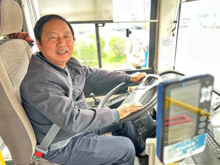 方向盤上的暖陽(yáng)——楊端成的暖心軌跡