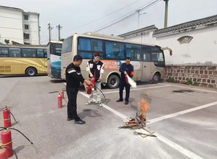 上饒汽運(yùn):開展防恐防爆及消防應(yīng)急疏散演練