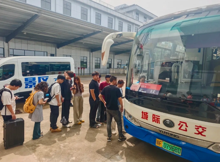9.9元車票點燃出游熱 撫州長運(yùn)全力保障大覺山“五一”出行潮