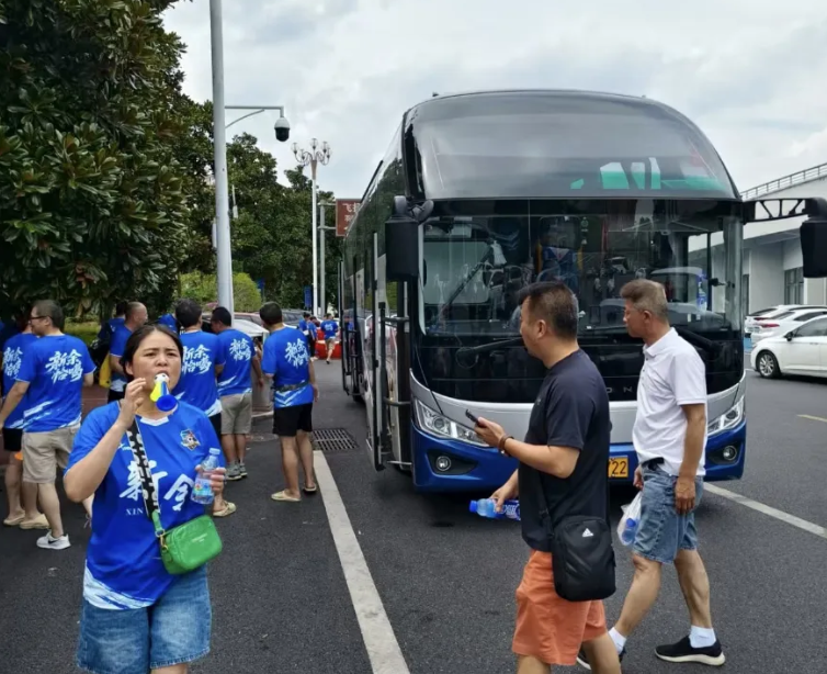 江西長(zhǎng)運(yùn)助力2025江西省城市足球超級(jí)聯(lián)賽第五輪比賽運(yùn)輸任務(wù)