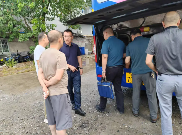 萍鄉(xiāng)長運(yùn)：開展夏季車輛技術(shù)排查，筑牢高溫天氣行車安全防線