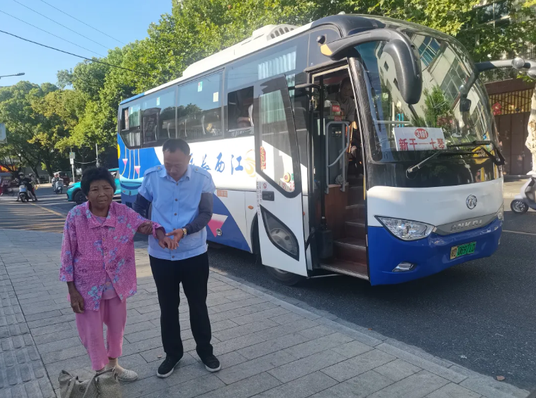吉安公司：一元公交里的溫情守護(hù)