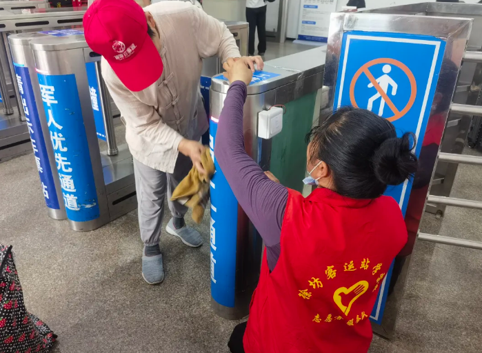 都市城際公交：弘揚(yáng)雷鋒精神 踐行文明服務(wù)理念