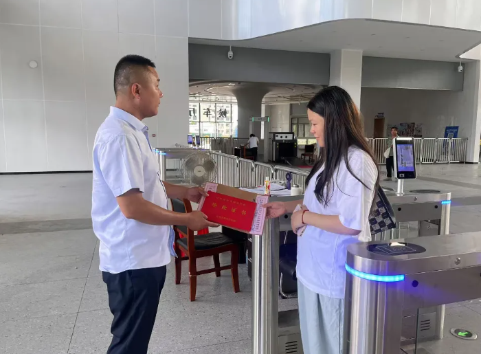 撫州長(zhǎng)運(yùn)：暖心！守護(hù)準(zhǔn)大學(xué)生入學(xué)夢(mèng)