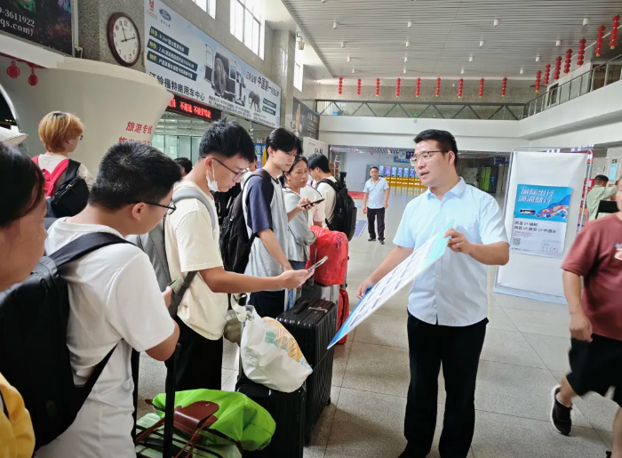 都市城際公交：數(shù)字化服務+人性化關懷 構建新生溫馨出行