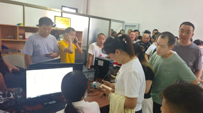 新余公交：公交辦卡進校園，便捷服務(wù)暖人心