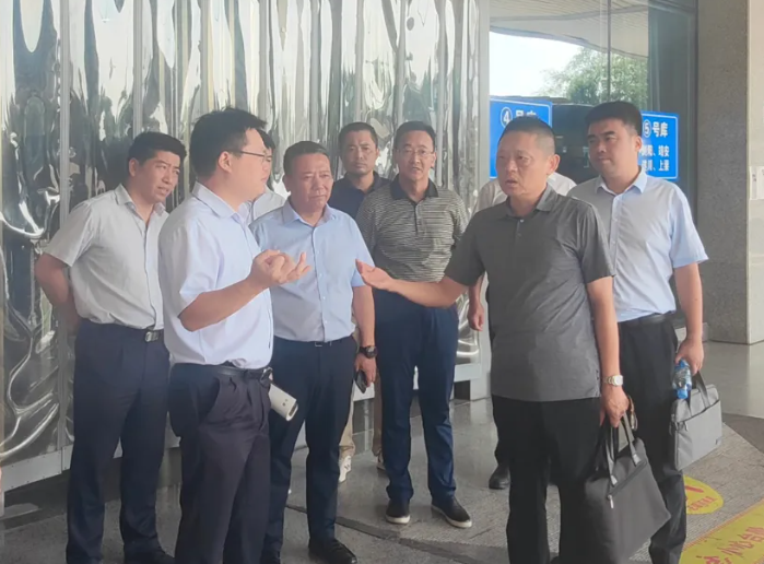 陳國(guó)宏調(diào)研江西長(zhǎng)運(yùn) 李偉、穆孫祥陪同