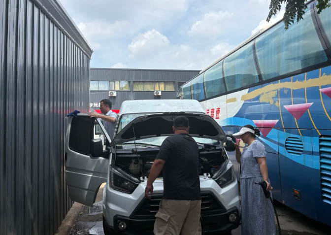 都市城際公交：扮靚車(chē)容 美美噠