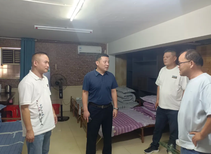 鷹潭公交 公司領(lǐng)導(dǎo)調(diào)研駕駛員休息室使用情況