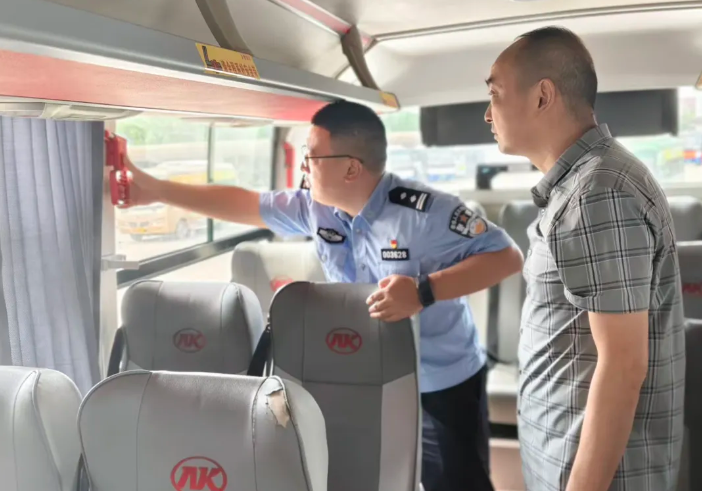 九江長運(yùn) 雙措并舉護(hù)航國慶湖九城際公交出行