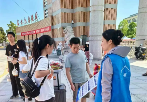 上饒汽運：“駛”出加速度  打通學子出行“最后一公里”