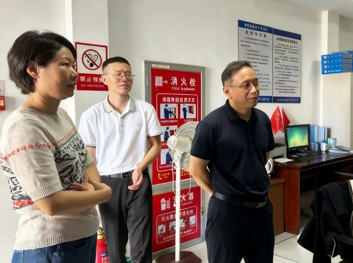 江西長運(yùn)開展文明創(chuàng)建、國慶環(huán)境布置督導(dǎo)工作 劉志堅(jiān)帶隊(duì)