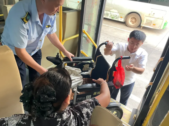 撫州長(zhǎng)運(yùn)：服務(wù)提升見行動(dòng) 暖心助乘顯溫情