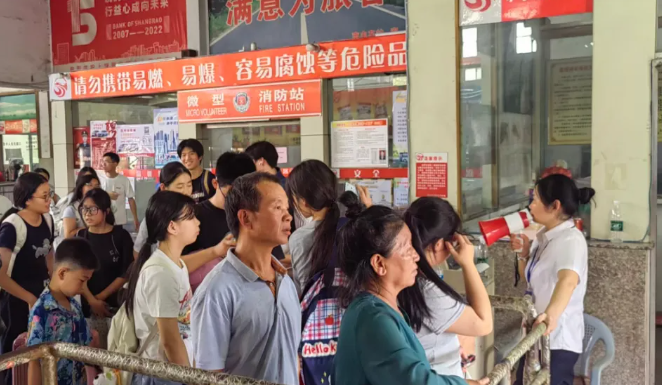 撫州長運：全力保障學子與市民國慶中秋雙節(jié)出行