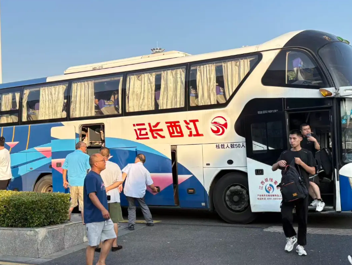 江西長(zhǎng)運(yùn)“雙節(jié)”期間安全運(yùn)送乘客310萬(wàn)人次 保障假日出行