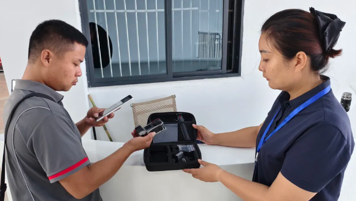 暖新聞 || 萍鄉(xiāng)長運(yùn)：暖心續(xù)航！遺落相機(jī)郵寄到家