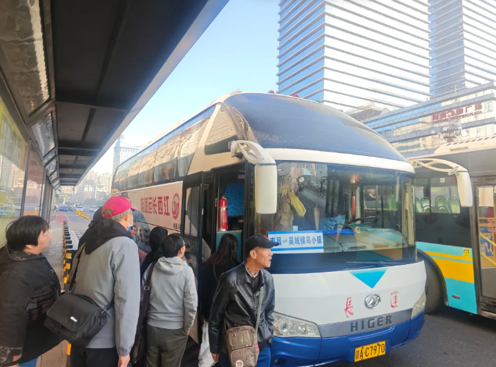 南昌至鄱陽湖吳城候鳥小鎮(zhèn)旅游專線客流火爆 運(yùn)營安排優(yōu)化升級(jí)