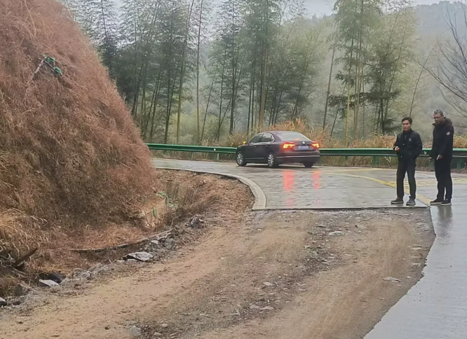 撫州長運(yùn)：深入一線勘察重點(diǎn)線路、路段