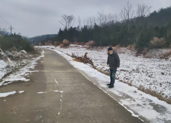 九江長運(yùn)：冰雪來襲保暢通 凌晨探路護(hù)民生