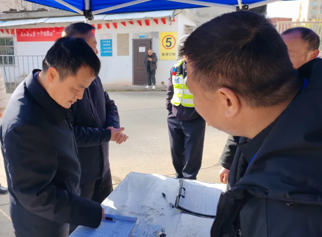 景德鎮(zhèn)市應(yīng)急管理局領(lǐng)導(dǎo)指導(dǎo)春運(yùn)工作