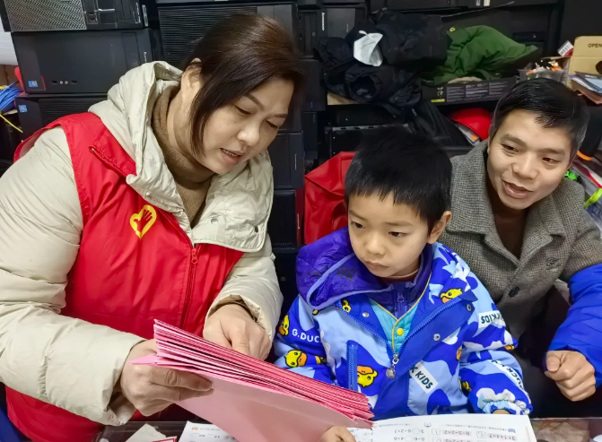 長運(yùn)物業(yè)：開展“三風(fēng)”宣傳 做好春節(jié)環(huán)境布置