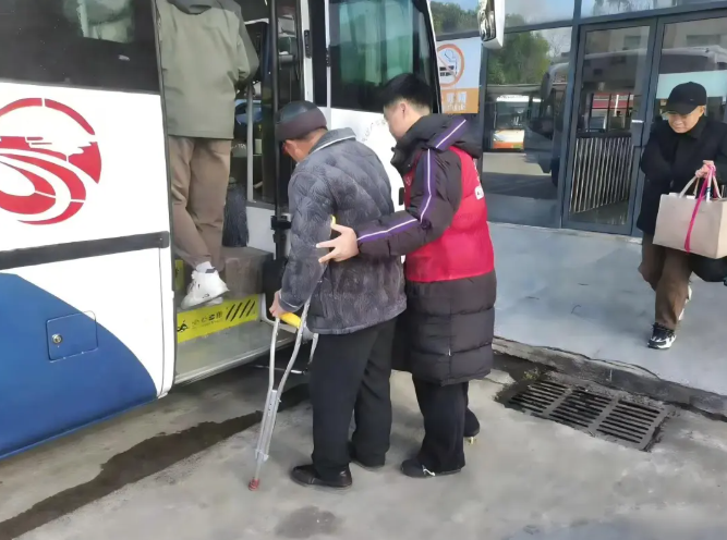 上饒汽運：用行動守護(hù)團(tuán)圓路