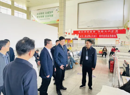 撫州長(zhǎng)運(yùn)：撫州市領(lǐng)導(dǎo)視察東鄉(xiāng)分公司